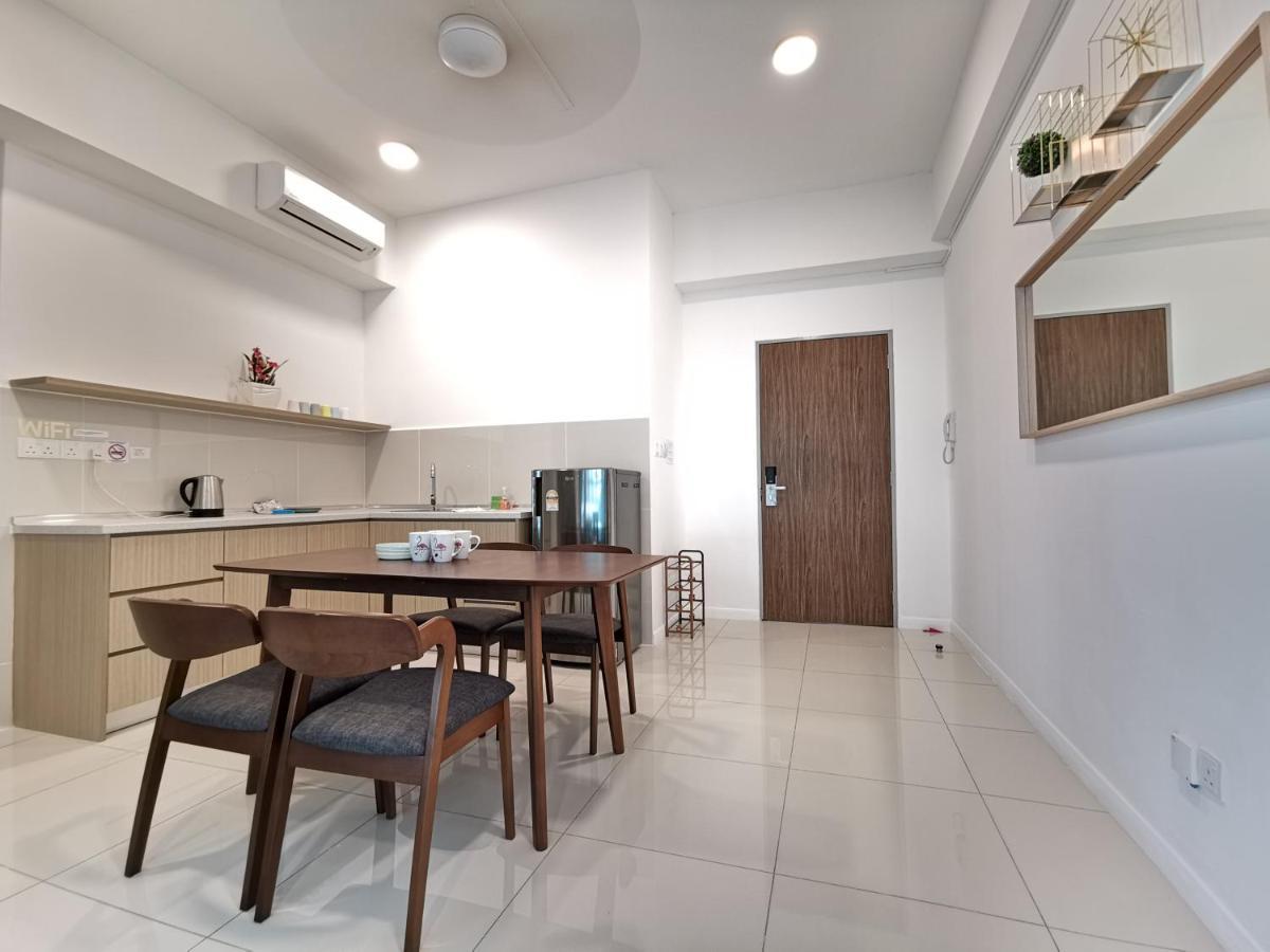 Chubbcaytion 2Br 1Bath Sutera Avenue Kota Kinabalu Bagian luar foto